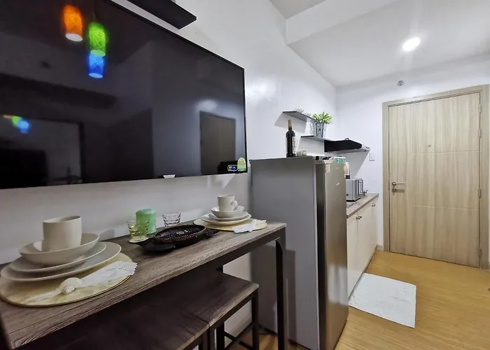 Ethan's Pad Nr. Bgc Apartment